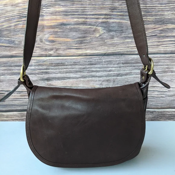 Coach Brown Leather Interior - Picture 3 of 11